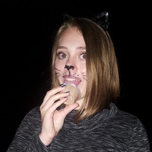 Meet your Posher, Madeline